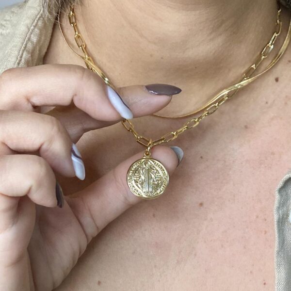Colar Dourado Elos Quadrados São Bento Fecho Lagosta - Image 3