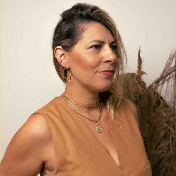 Piercing Fake Dourado Tubo Liso Fino - Image 3
